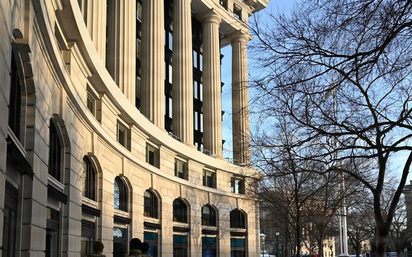 Florida Guard Members Continue the D.C. Safe and Beautiful Mission