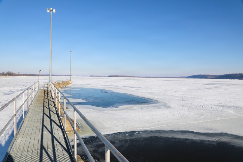 Ice forms along the Mississippi River near Lock and Dam 25