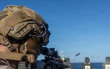 22nd MEU(SOC) | India Co Deck Shoot on USS Fort Lauderdale