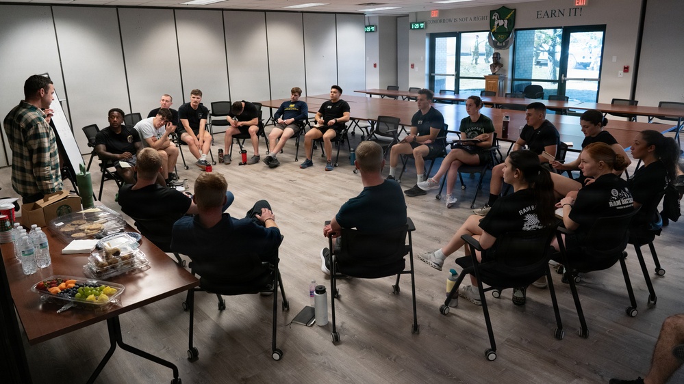 Colorado State University ROTC visits 10th Special Forces Group