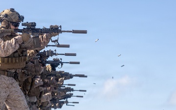 22nd MEU(SOC) | India Co Deck Shoot on USS Fort Lauderdale