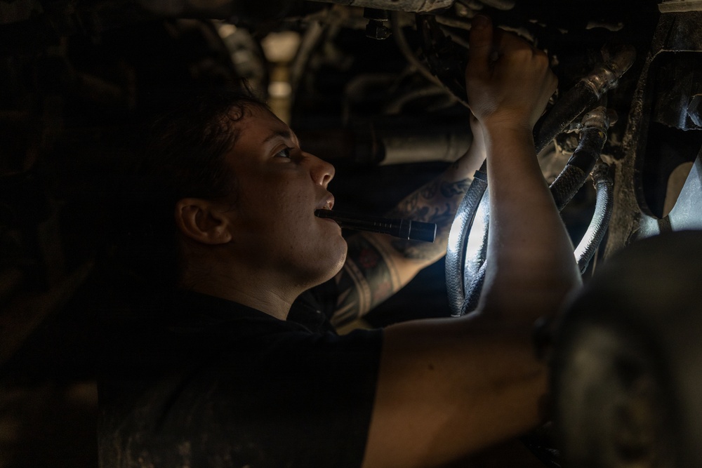 22nd MEU(SOC) | CLB 26 Marines Conduct Maintenance Aboard USS Fort Lauderdale