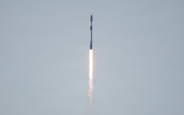 Starlink 17-19 Launches Aboard Falcon 9 Rocket from Vandenberg Space Force Base