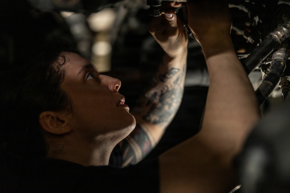 22nd MEU(SOC) | CLB 26 Marines Conduct Maintenance Aboard USS Fort Lauderdale