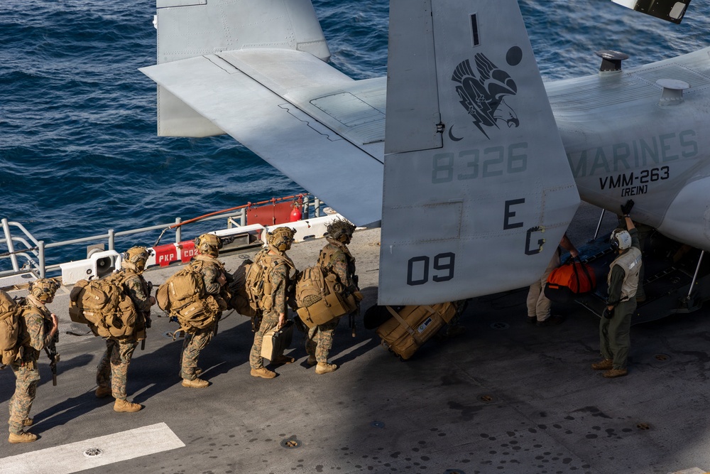 22nd MEU(SOC) | Flight Operations aboard USS Iwo Jima