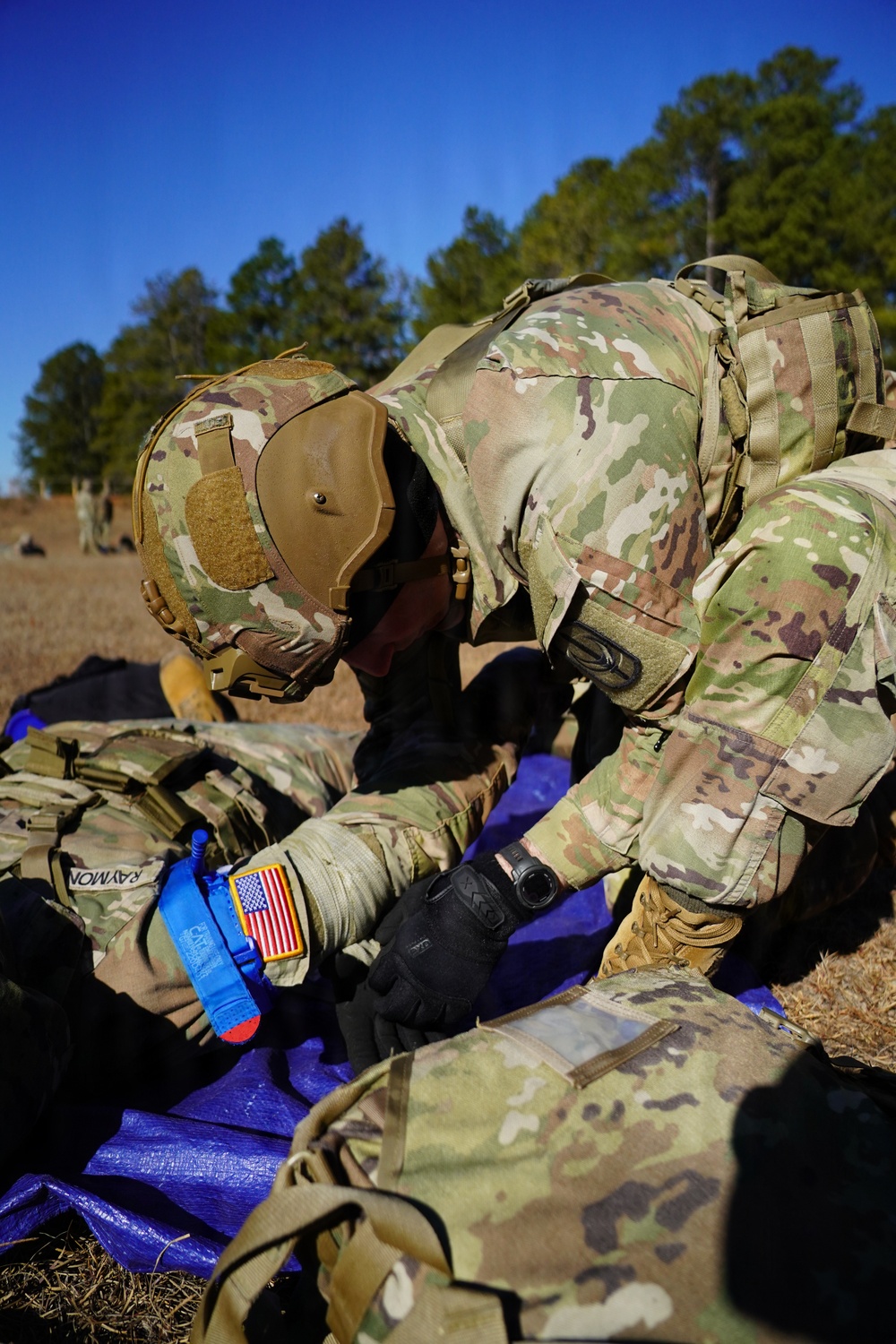 U.S. Army National Guardsman conducts medical training