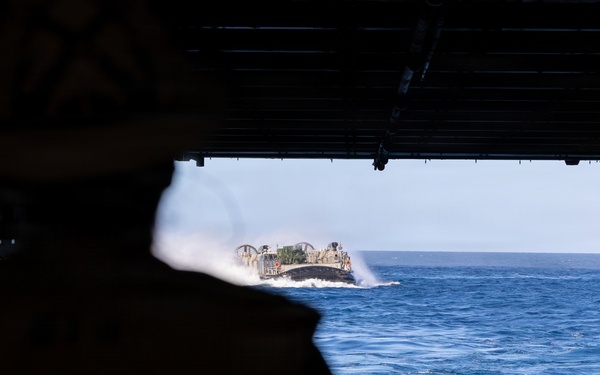 22nd MEU(SOC) | 22nd MEU (SOC) Conducts LCAC and Flight Operations aboard the USS Iwo Jima