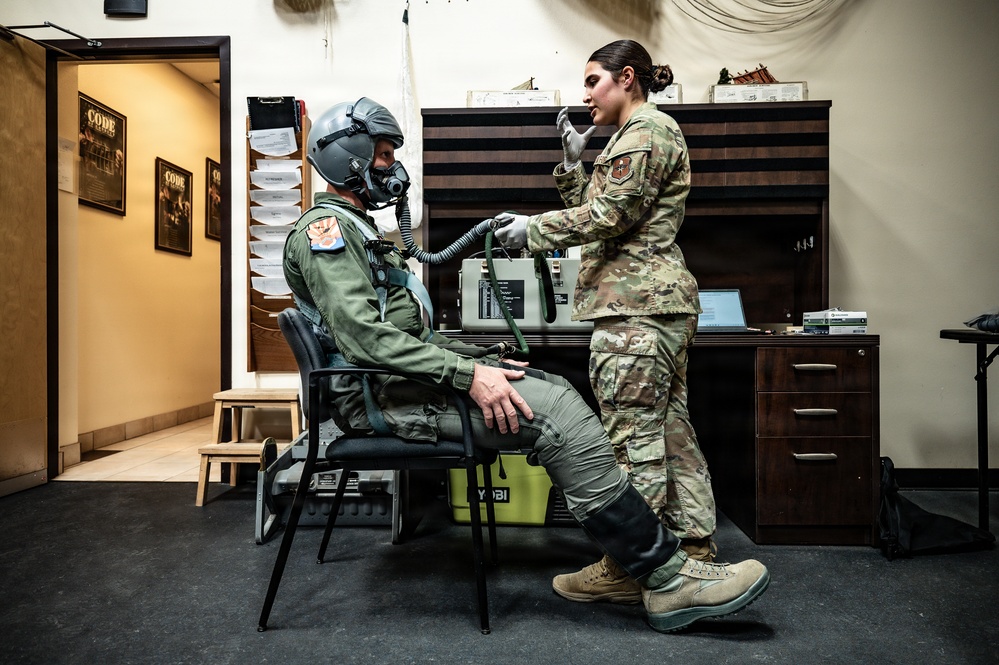 Luke, Holloman Demonstrate Global Fighter Operations During Community Leader Visit