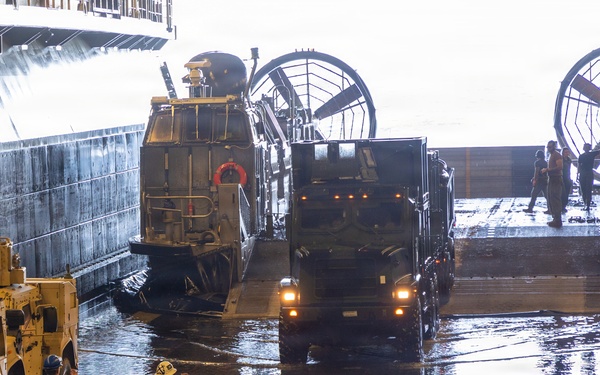 22nd MEU(SOC) | 22nd MEU (SOC) Conducts LCAC and Flight Operations aboard the USS Iwo Jima