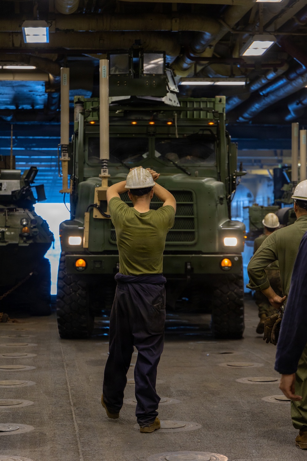 22nd MEU(SOC) | 22nd MEU (SOC) Conducts LCAC and Flight Operations aboard the USS Iwo Jima