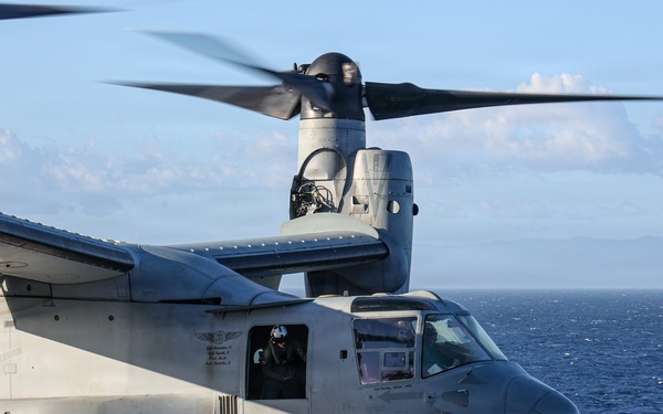 22nd MEU(SOC) | 22nd MEU (SOC) Conducts LCAC and Flight Operations aboard the USS Iwo Jima