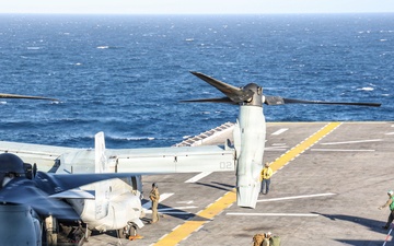 22nd MEU(SOC) | 22nd MEU (SOC) Conducts LCAC and Flight Operations aboard the USS Iwo Jima