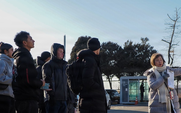 U.S. Soldiers Visit DMZ