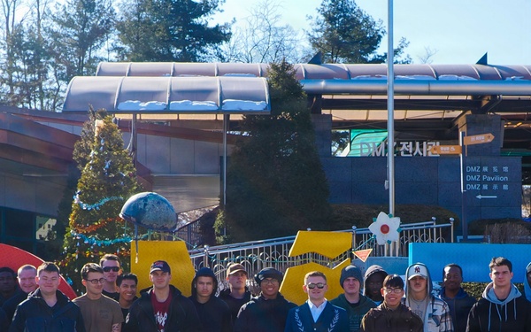U.S. Soldiers Visit DMZ