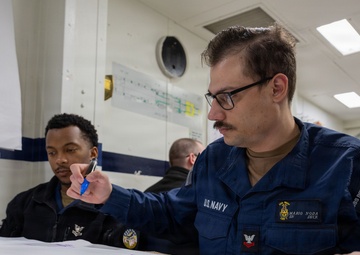 Boxer Sailors Learn Leadership Skills