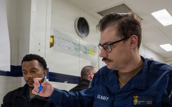 Boxer Sailors Learn Leadership Skills