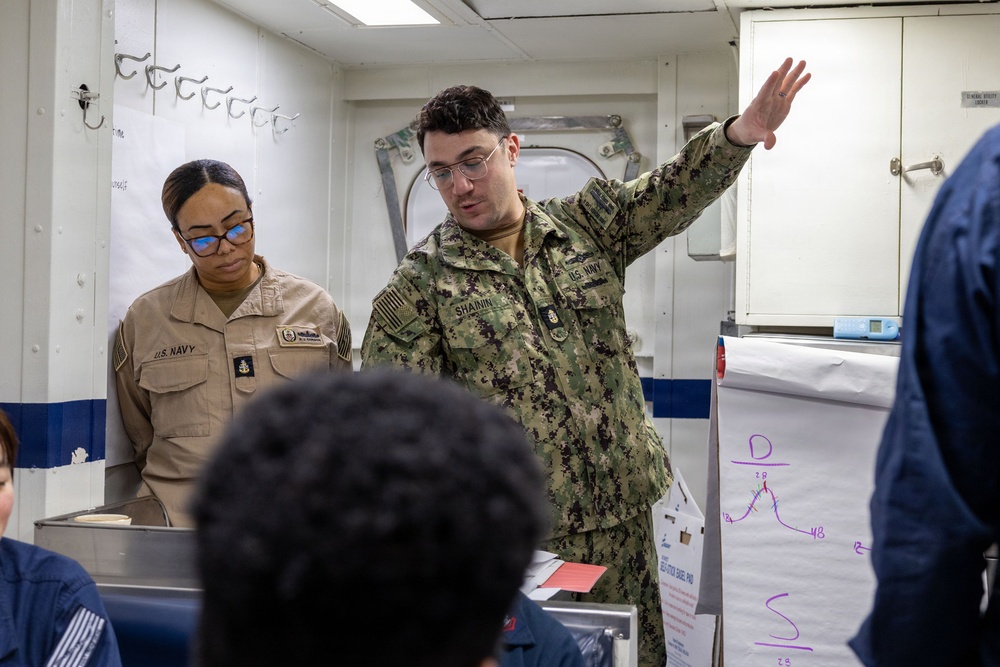 Boxer Sailors Learn Leadership Skills