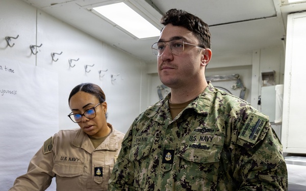 Boxer Sailors Learn Leadership Skills