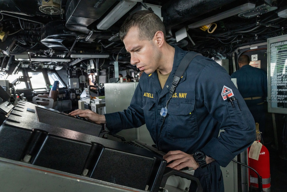Boxer Sailors Conduct Bridge Operations