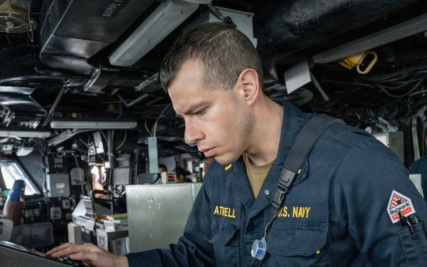Boxer Sailors Conduct Bridge Operations