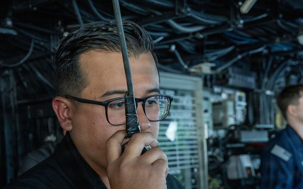 Boxer Sailors Conduct Bridge Operations