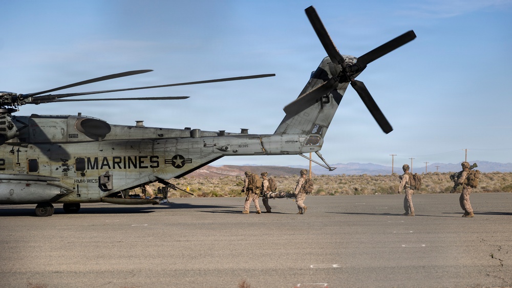 11th MEU Marines, Sailors Conduct Helo Raid on Marine Corps Logistics Base Barstow