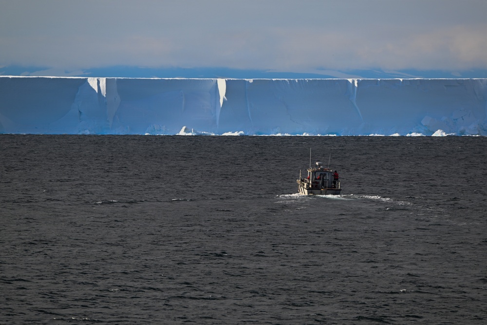 USCGC Polar Star (WAGB 10) conducts small boat operations amid Operation Deep Freeze 2026