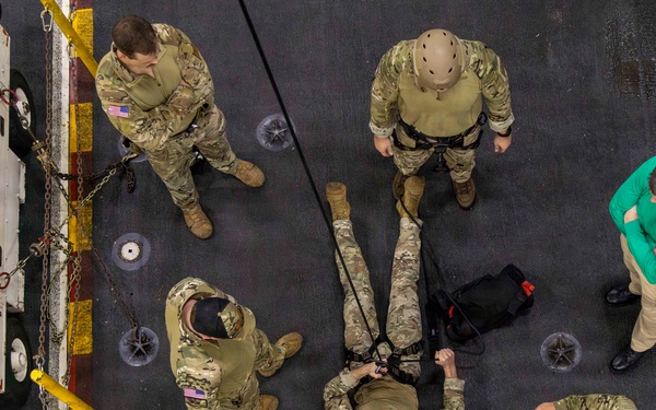 Abraham Lincoln conducts a fast rope training evolution