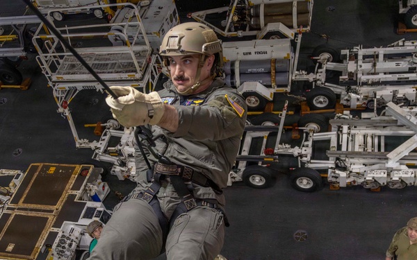 Abraham Lincoln conducts a fast rope training evolution