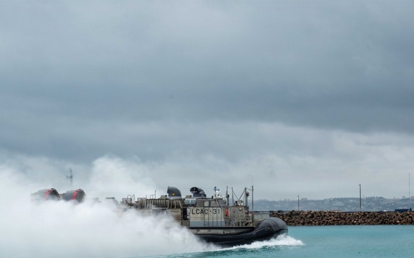 Tripoli Expiditionary Strike Group visits White Beach