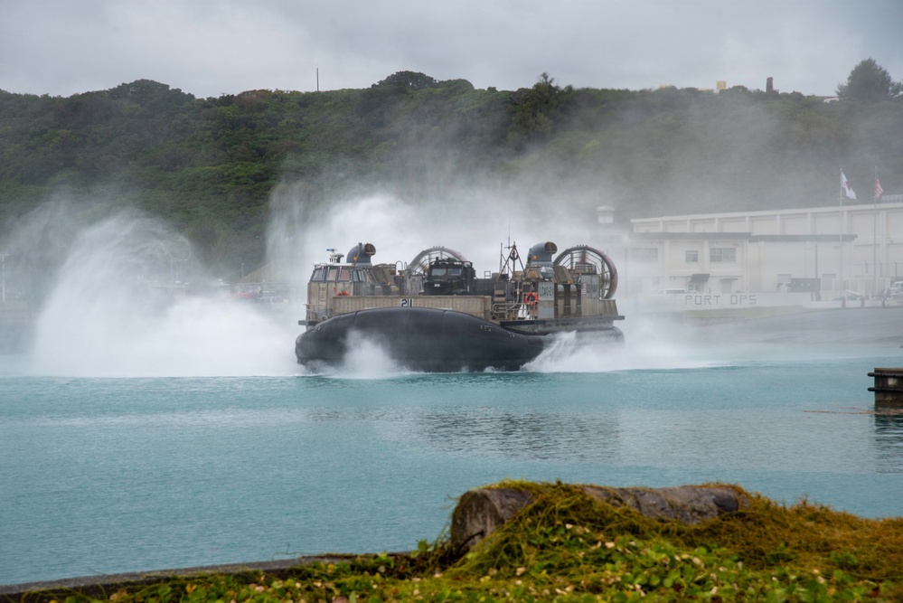 Tripoli Expiditionary Strike Group visits White Beach