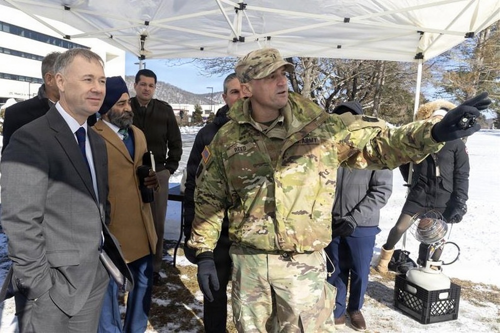 Pa. Guard Soldiers conduct UAS demo for senior Army official