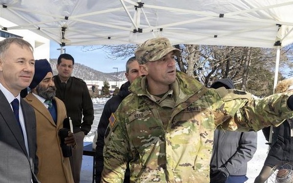 Pa. Guard Soldiers conduct UAS demo for senior Army official