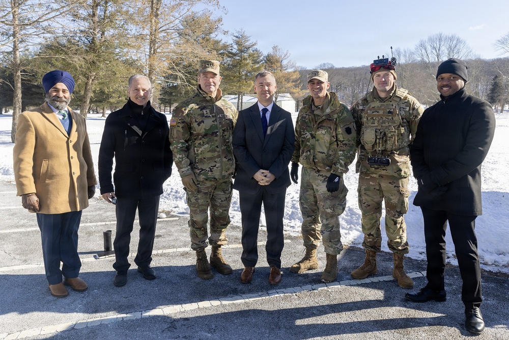 Pa. Guard Soldiers conduct UAS demo for senior Army official