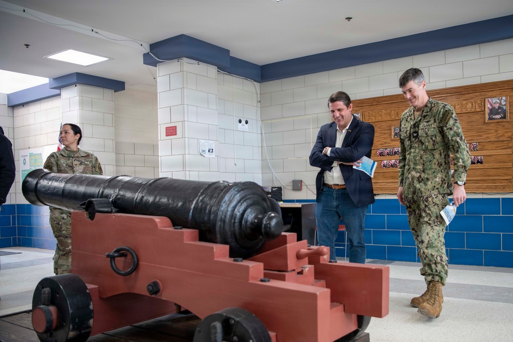 Honorable Derrick Anderson Visits Recruit Training Command