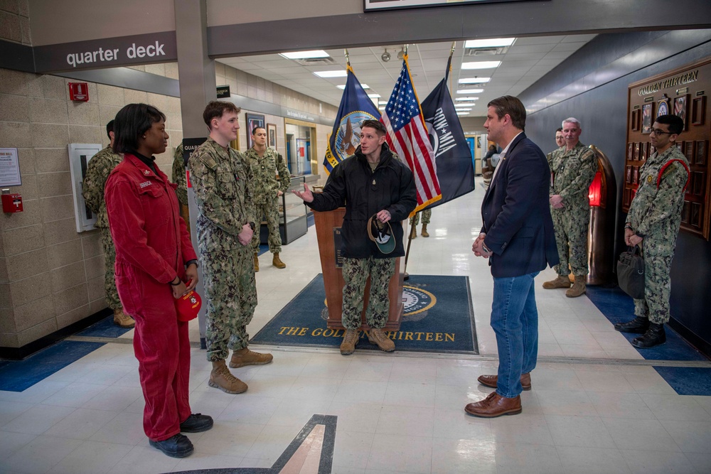 Honorable Derrick Anderson Visits Recruit Training Command