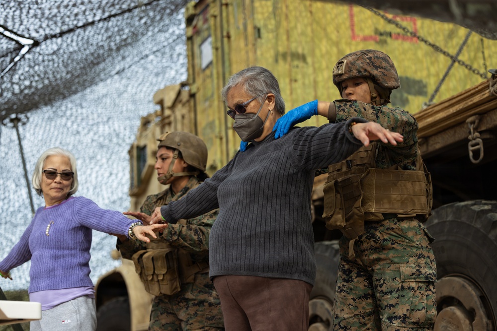 CLB-13 Marines conduct ECC training