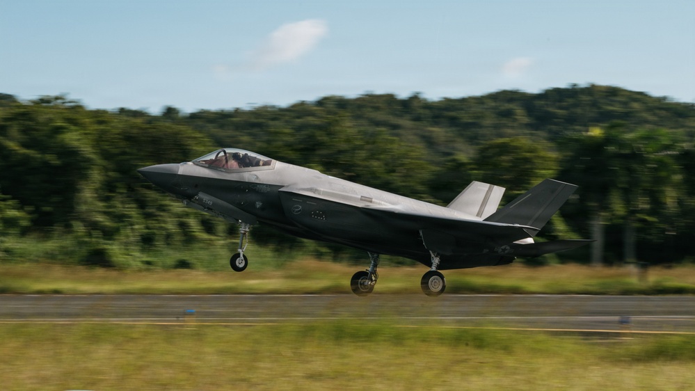 First USAF F-35A’s land in Puerto Rico