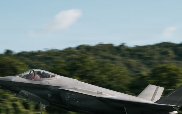 First USAF F-35A’s land in Puerto Rico