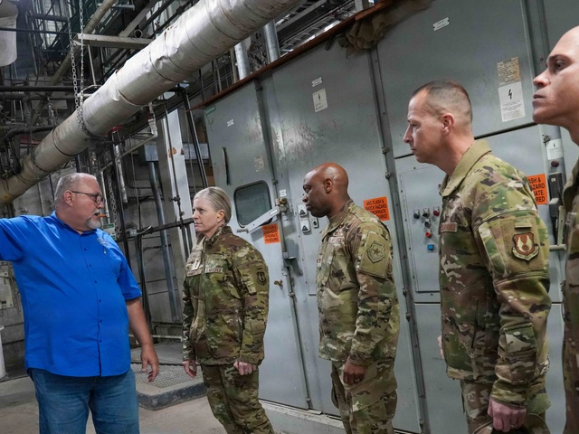 AFSC command team immersion at Robins AFB
