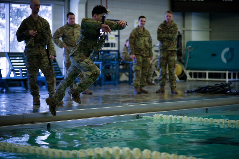 10th Mountain Division D-Series: 25m Relay Race