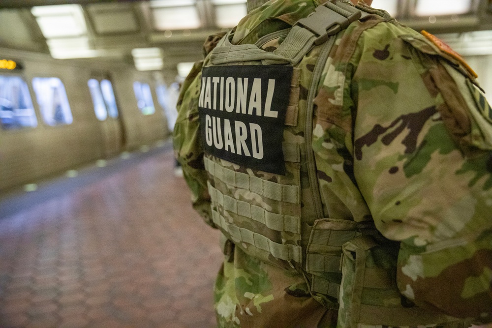 Brig. Gen. Blanchard Visits Soldiers in Patrolling in DC