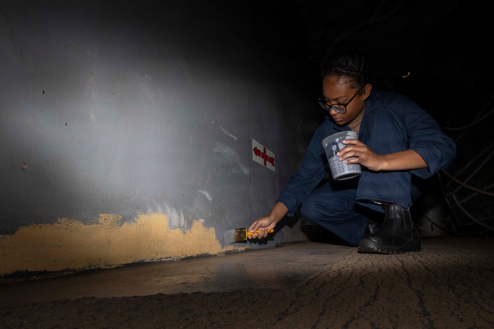 USS Michael Murphy conducts routine operations