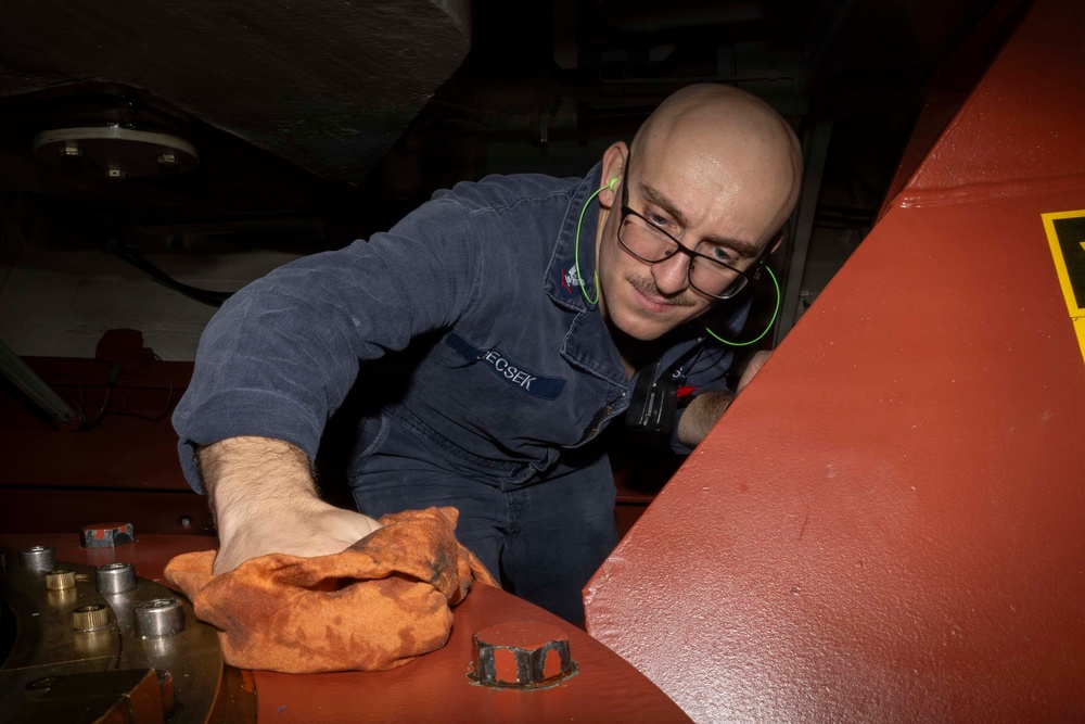 USS Michael Murphy conducts routine operations