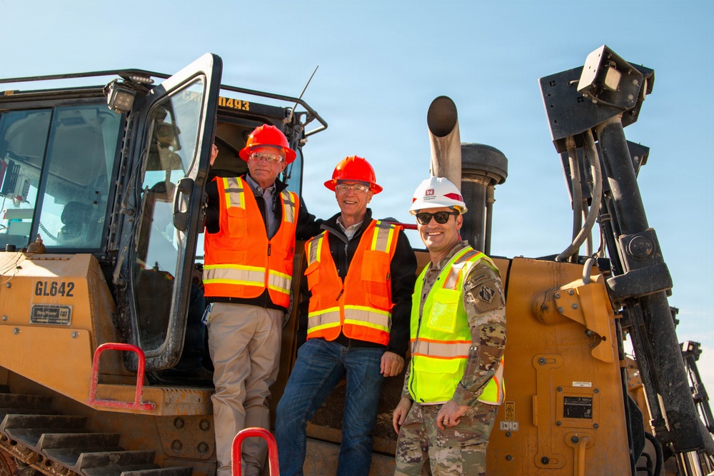 USACE Charleston District Commander Meets with North Myrtle Beach Leaders During Renourishment Site Visit