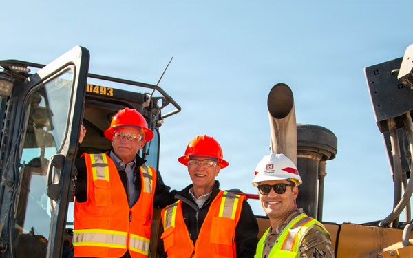 USACE Charleston District Commander Meets with North Myrtle Beach Leaders During Renourishment Site Visit