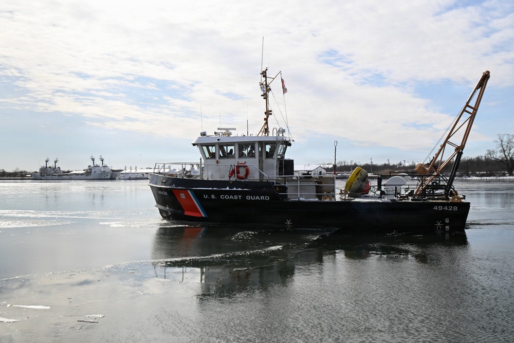 Coast Guard Aids to Navigation Team Baltimore conducts winter ice operations in Maryland