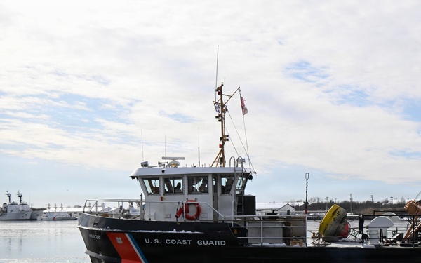 Coast Guard Aids to Navigation Team Baltimore conducts winter ice operations in Maryland