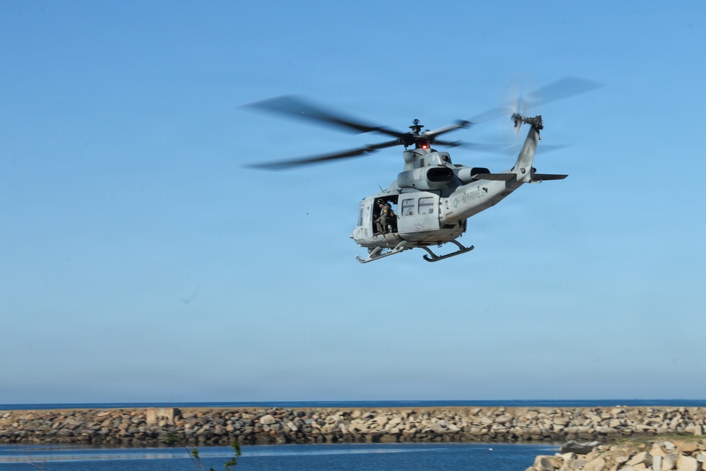 Commanding General, I Marine Expeditionary Force, meets with Congressman Mike Levin