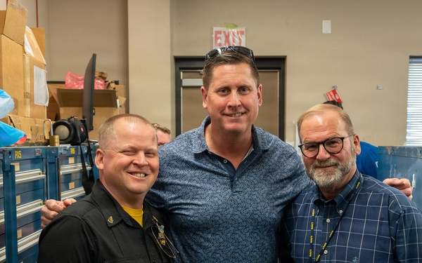 NAVSUP FLC San Diego CO Visits El Centro and Blue Angels